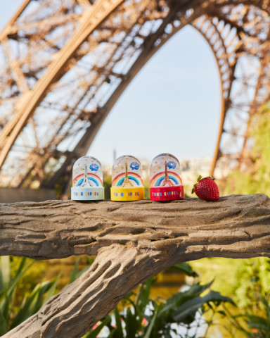 Mini Boule à Neige Jaune avec tour Eiffel et Arc en Ciel