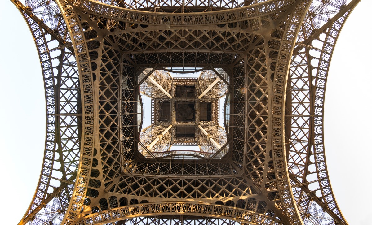 Vista bajo la Torre Eiffel 